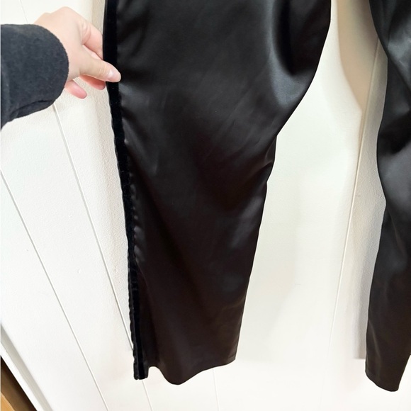 Maison de Papillon black silky satin straight leg pants size M - Picture 6 of 6
